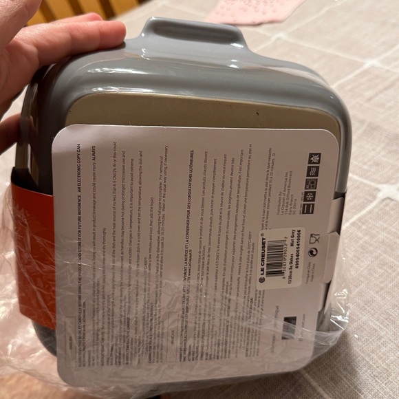 Le Creuset Cream Stoneware Baking Dish Set - Picture 7 of 7